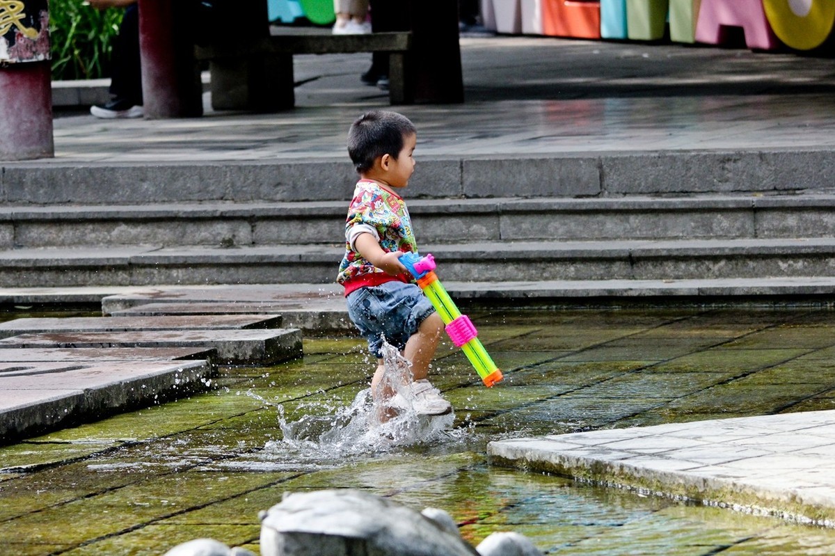 开心童年——陆军水战队