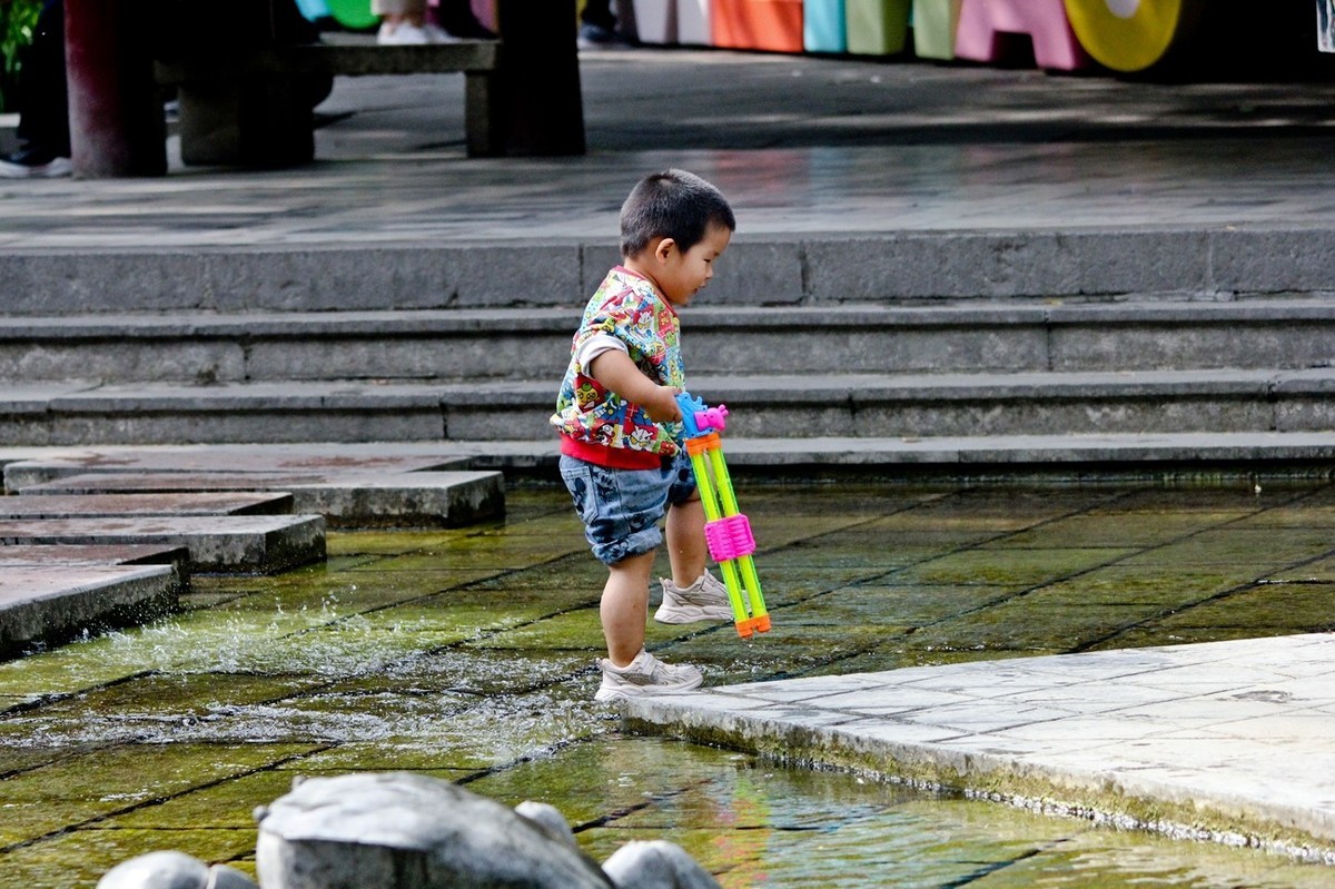 开心童年——陆军水战队