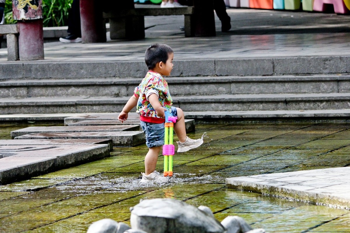 开心童年——陆军水战队