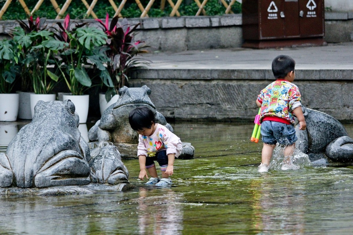 开心童年——陆军水战队