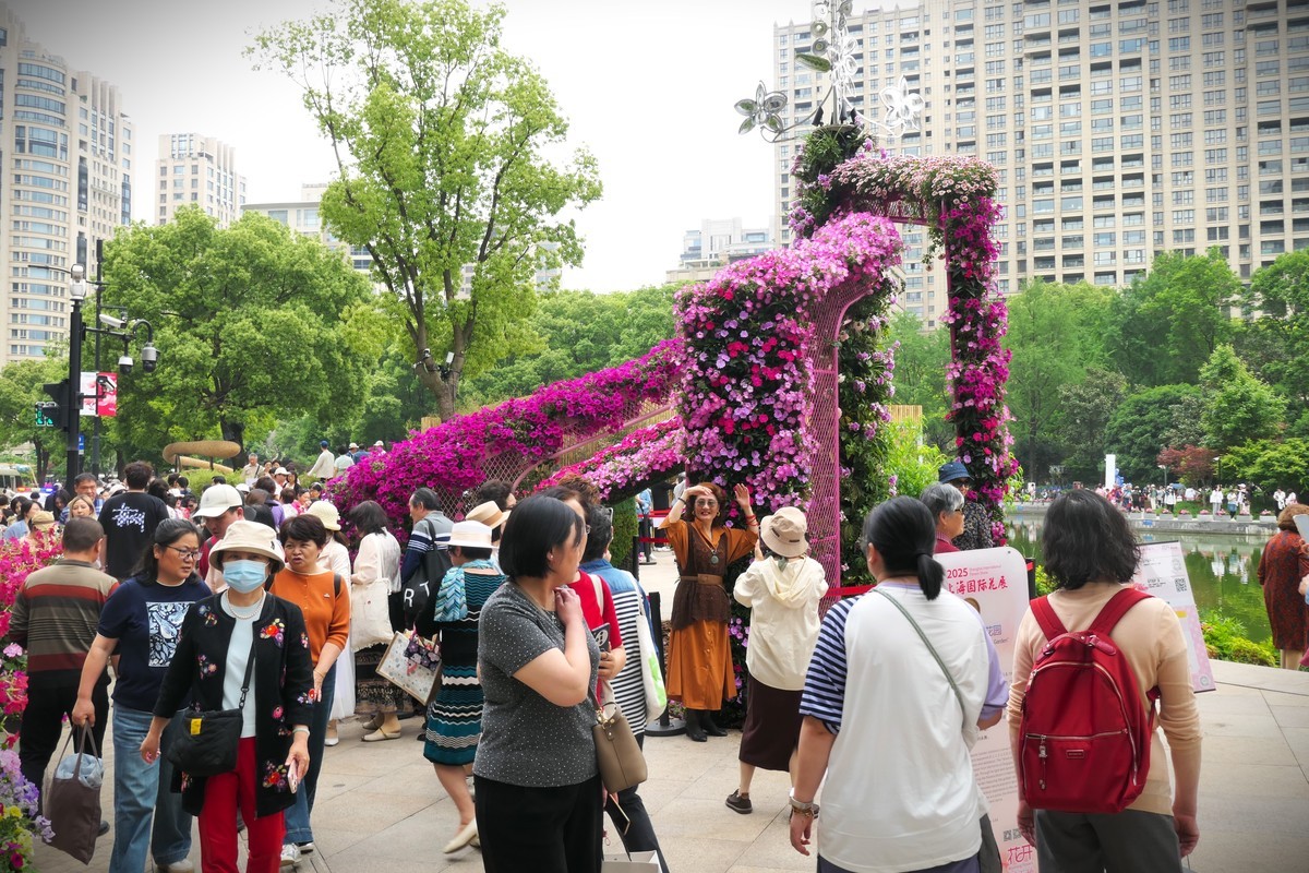 【太平湖畔（2）】——摄于上海新天地