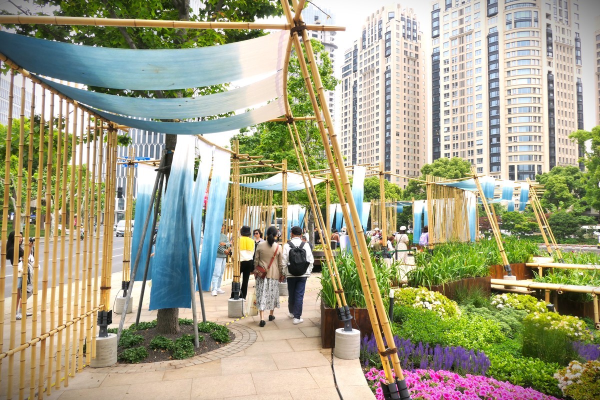 【太平湖畔（2）】——摄于上海新天地