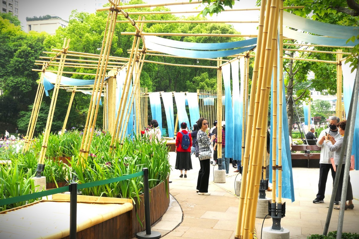 【太平湖畔（2）】——摄于上海新天地