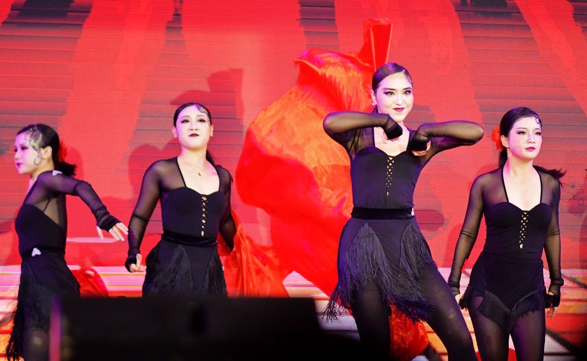 安徽省宁国市宁国星空(中国)2024迎春晚会随拍花絮二