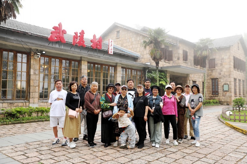 农友们相聚莫干山，