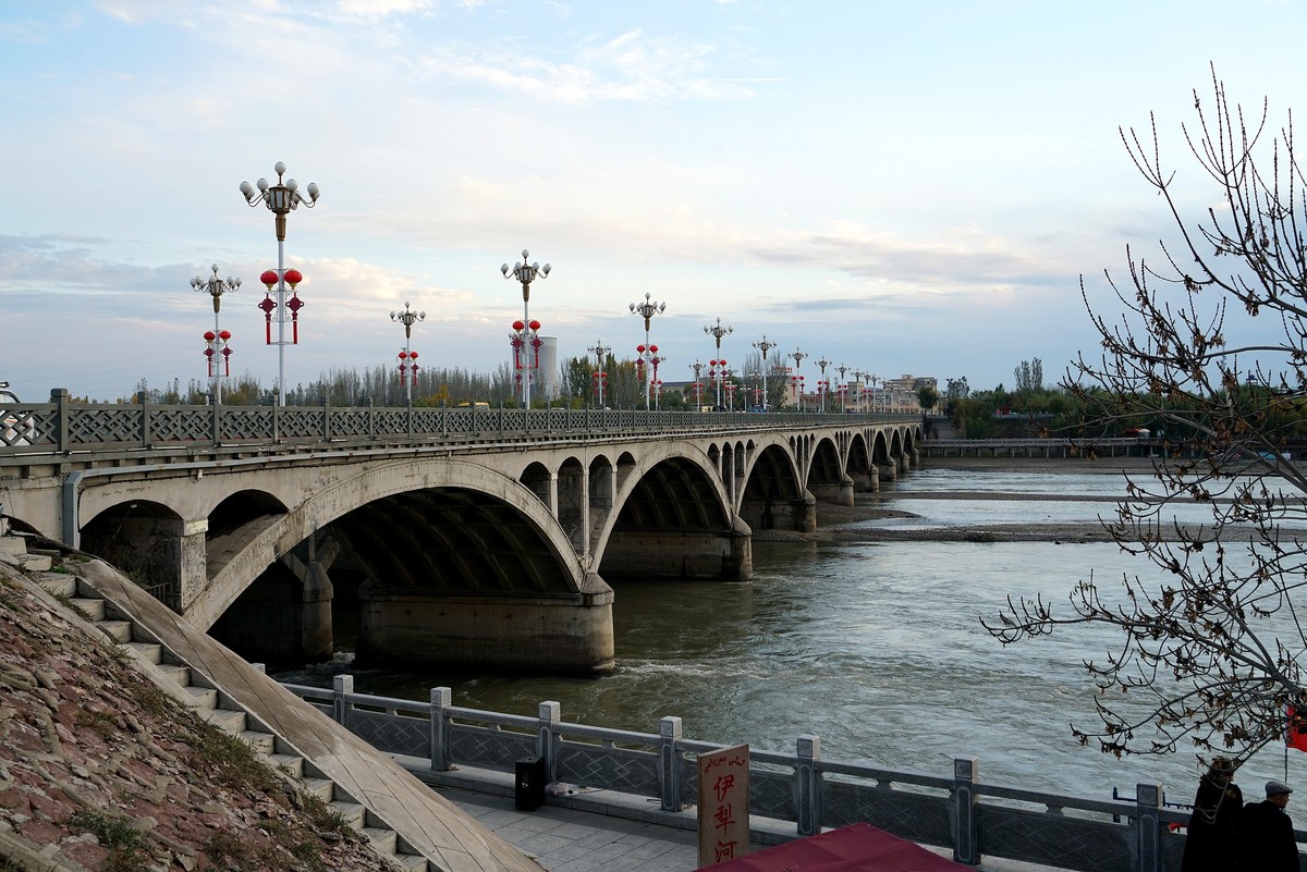 前几日在南北疆出差，上一组照片