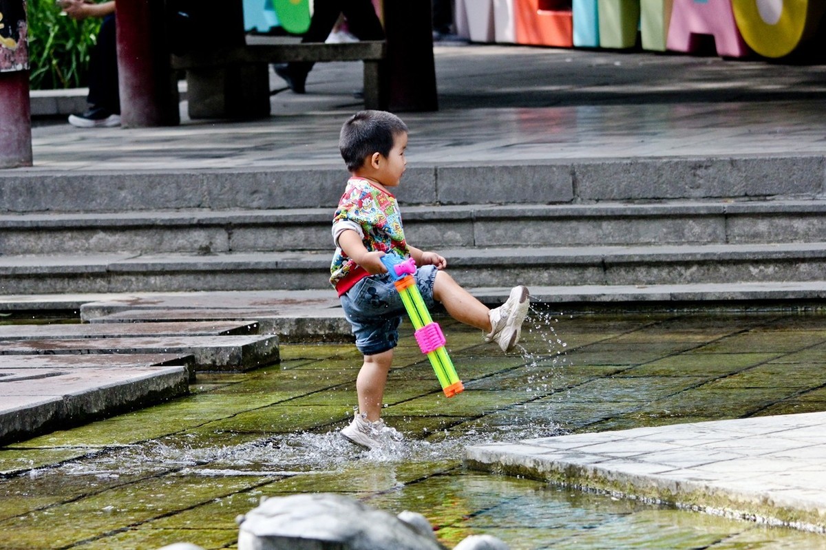 开心童年——陆军水战队