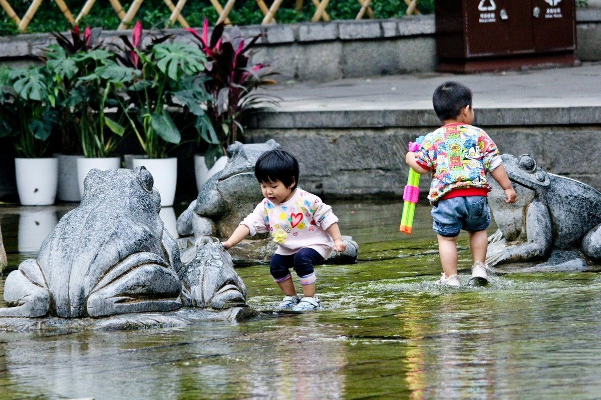 开心童年——陆军水战队