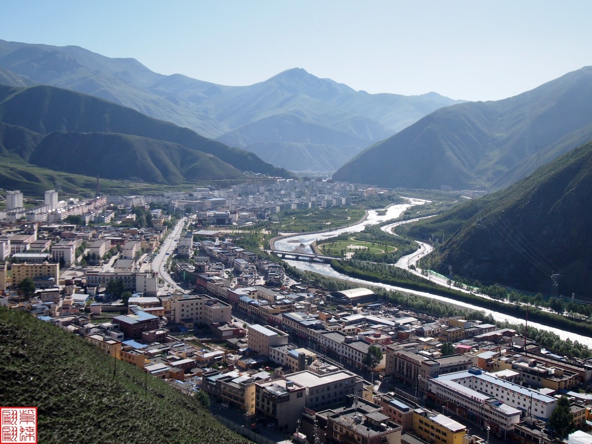 灾后重建的玉树全景（2）