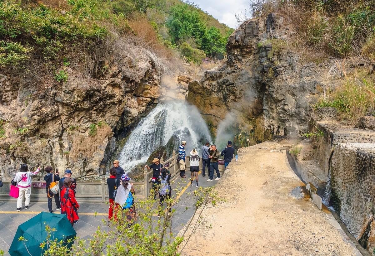 腾冲火山热海撷景
