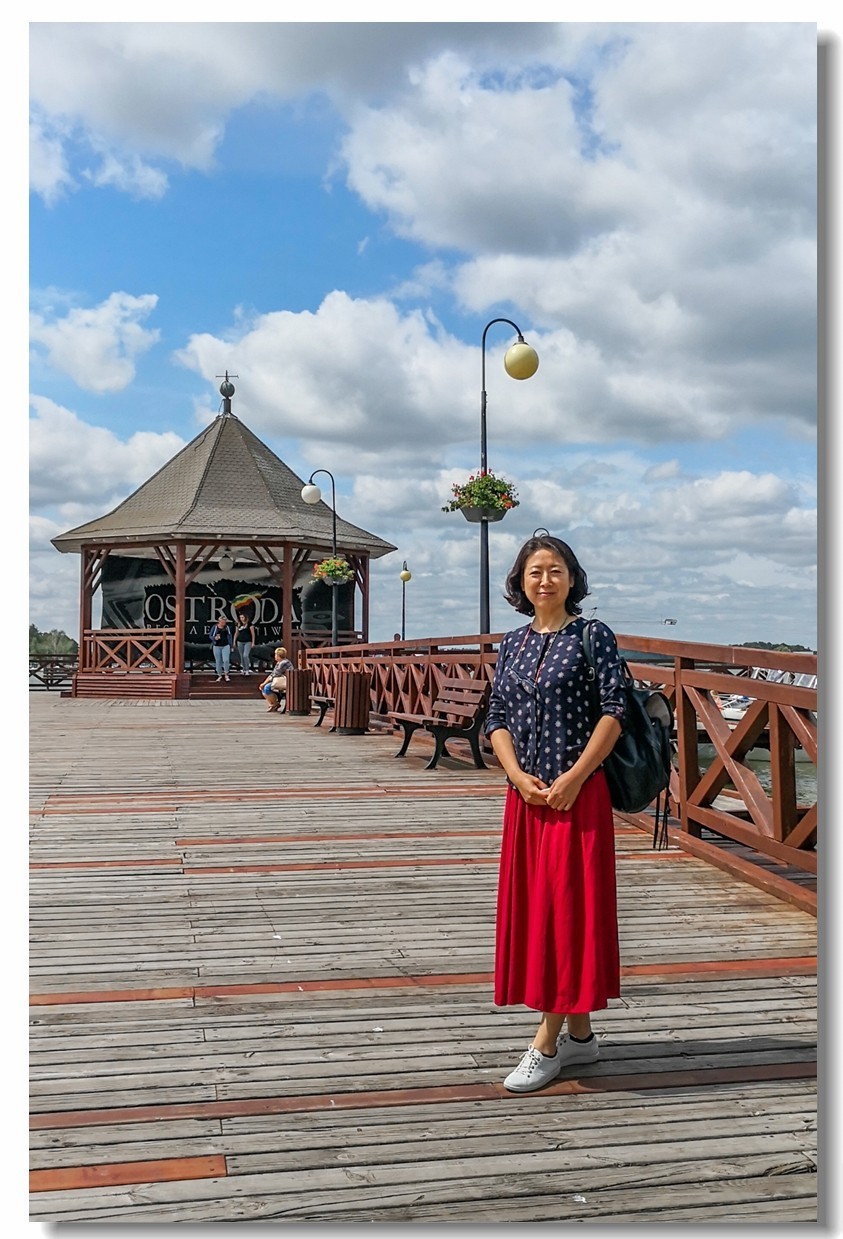 留影“奥斯特路达”（波兰）