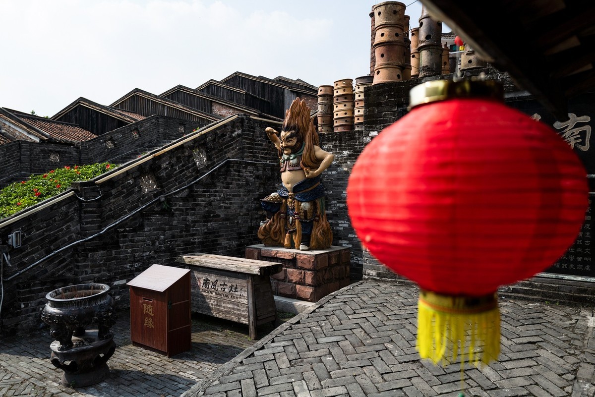 拜访好友江潍版主 （ 莱卡Q2 再拍佛山南风古灶 )