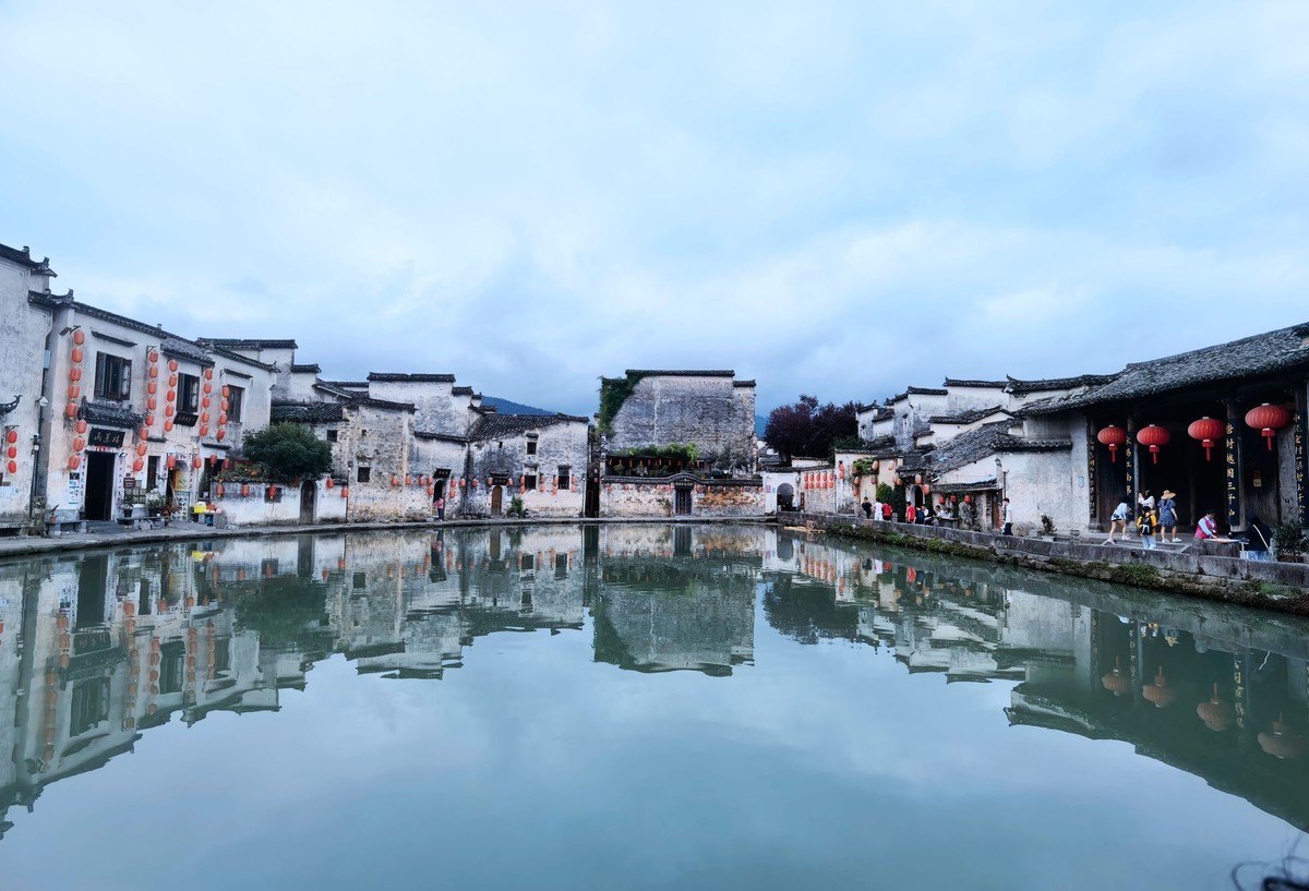 徽州宏村欢迎您遥遥领先宏村手机随拍就在塔川附近