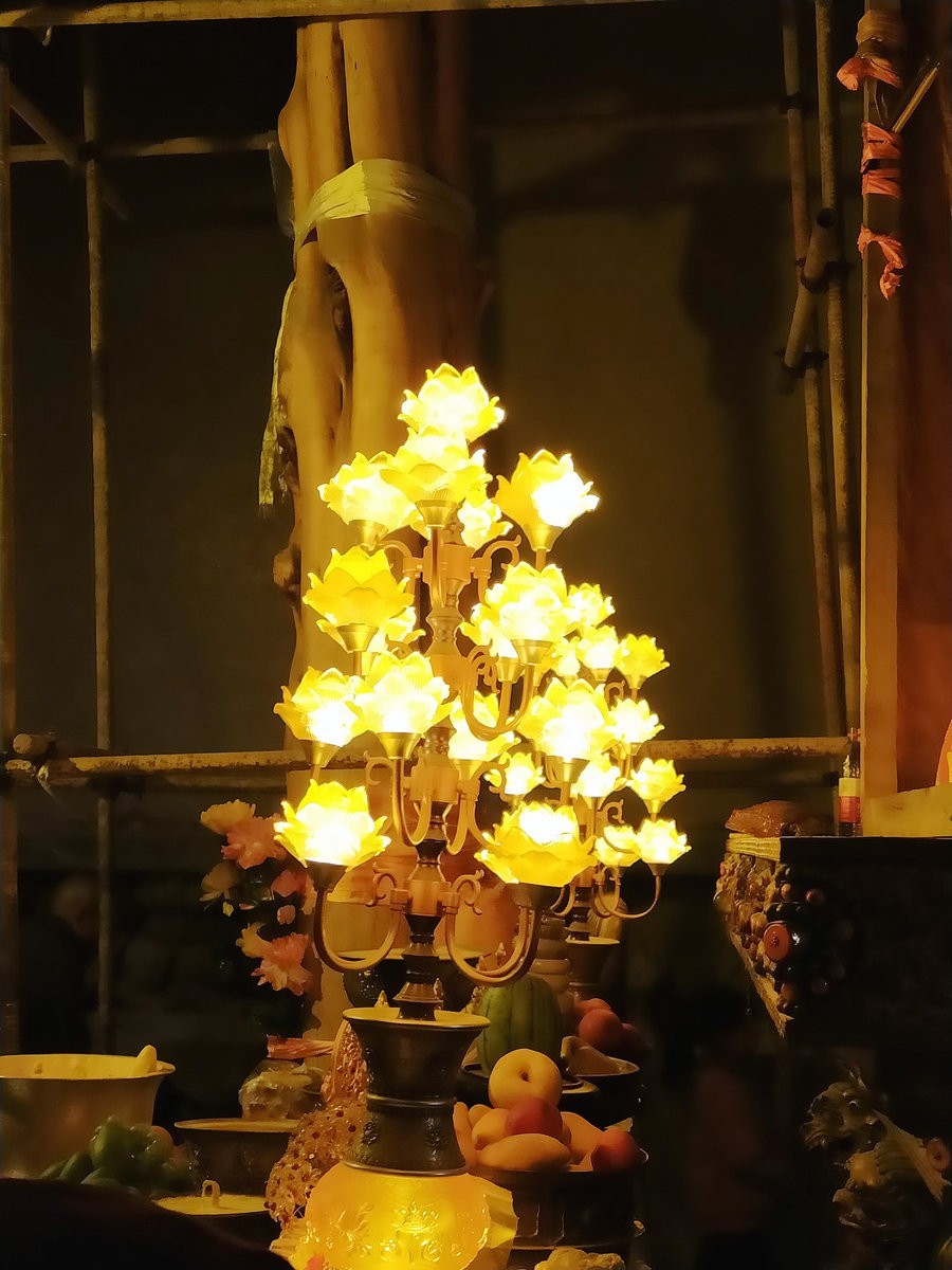 2023夏 黔赣鄂渝川（145）正殿朝拜观音菩萨