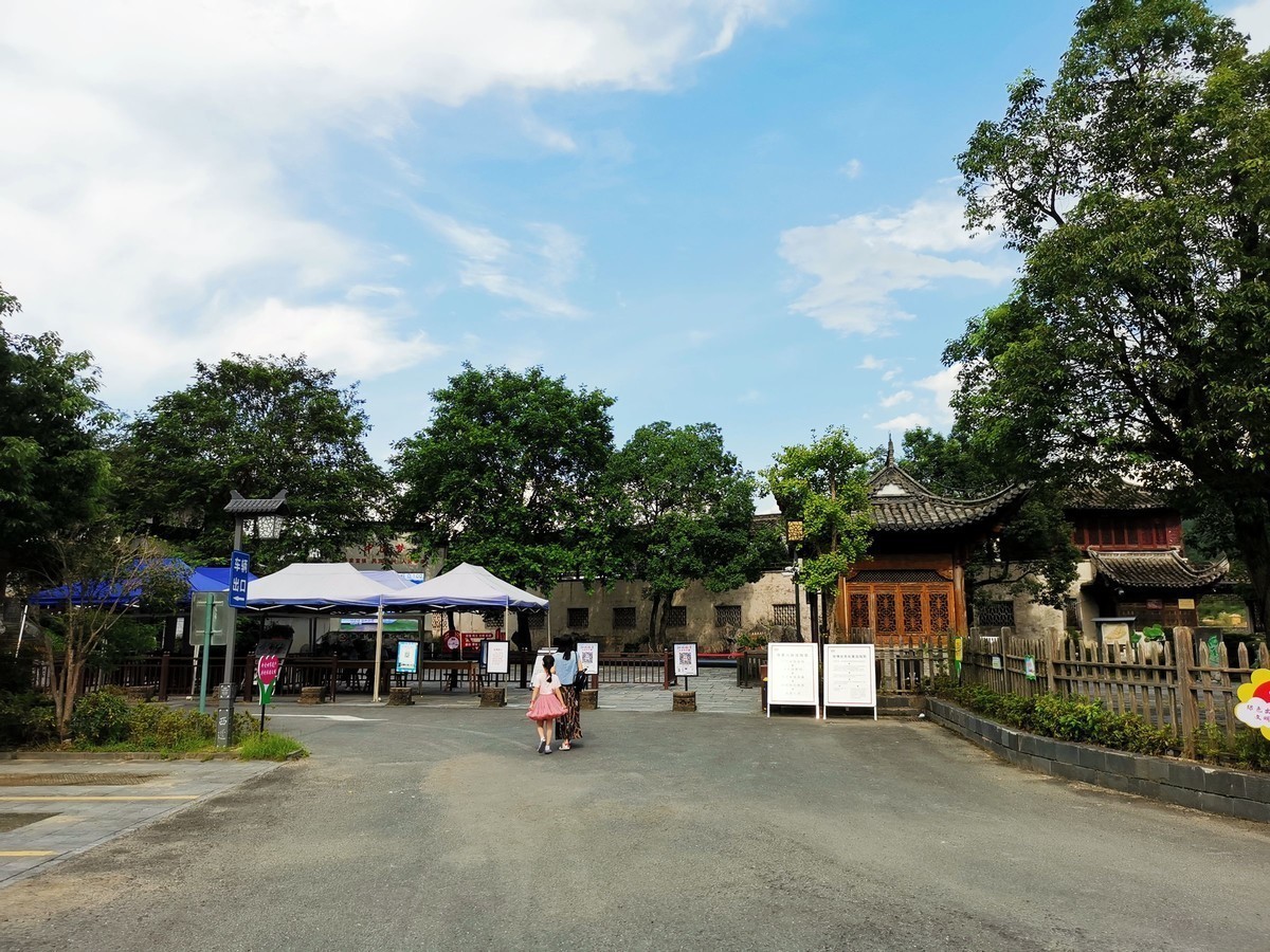 徽州宏村欢迎您：“遥遥领先”宏村手机随拍（就在塔川附近）