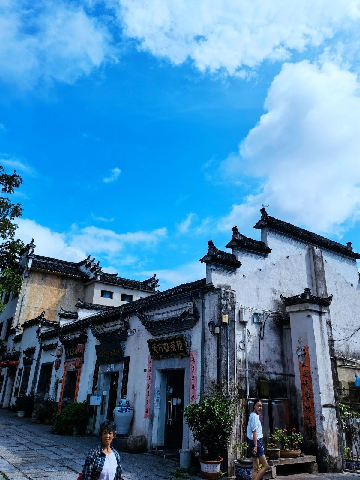 徽州宏村欢迎您遥遥领先宏村手机随拍就在塔川附近