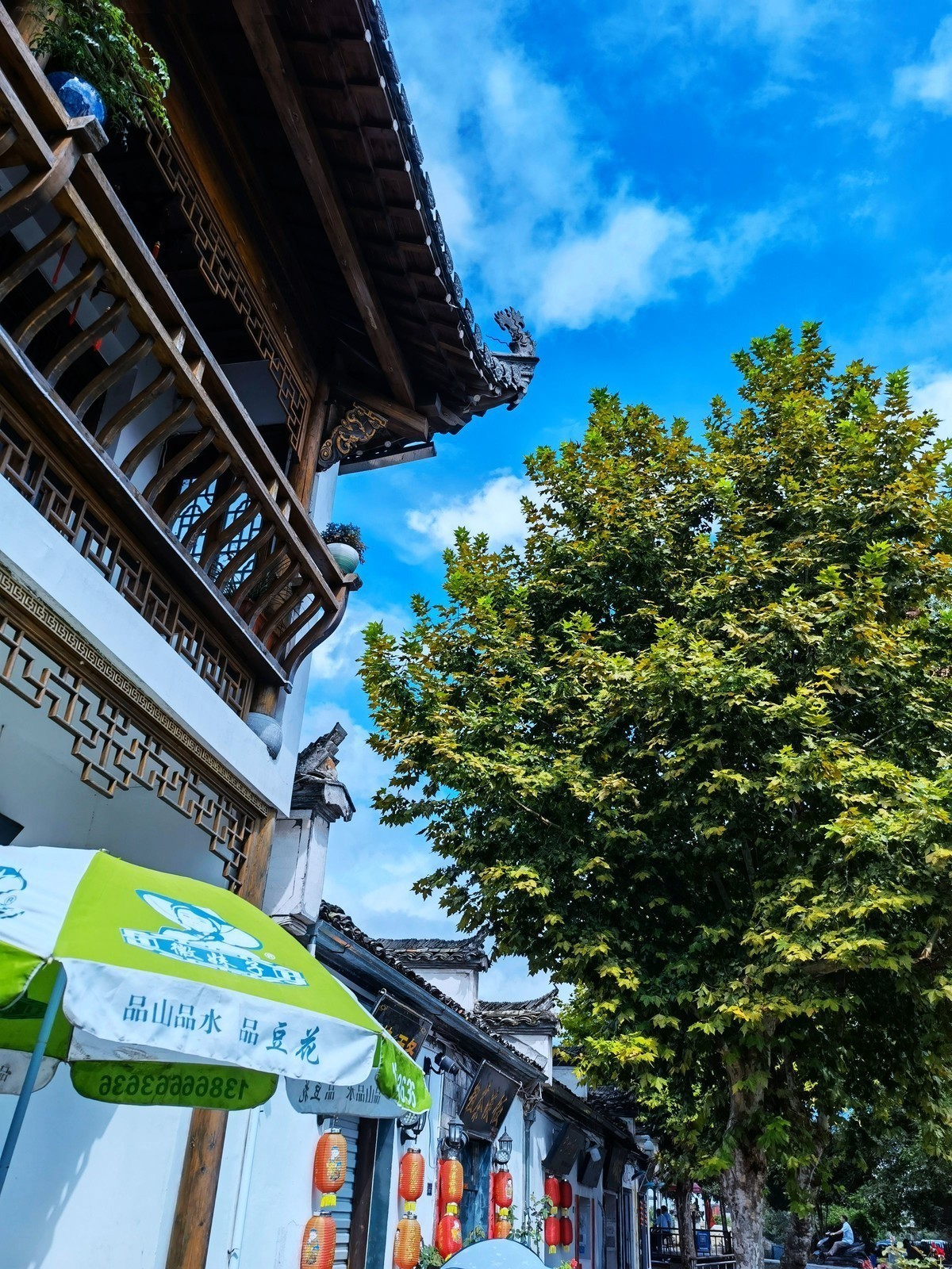 徽州宏村欢迎您：“遥遥领先”宏村手机随拍（就在塔川附近）