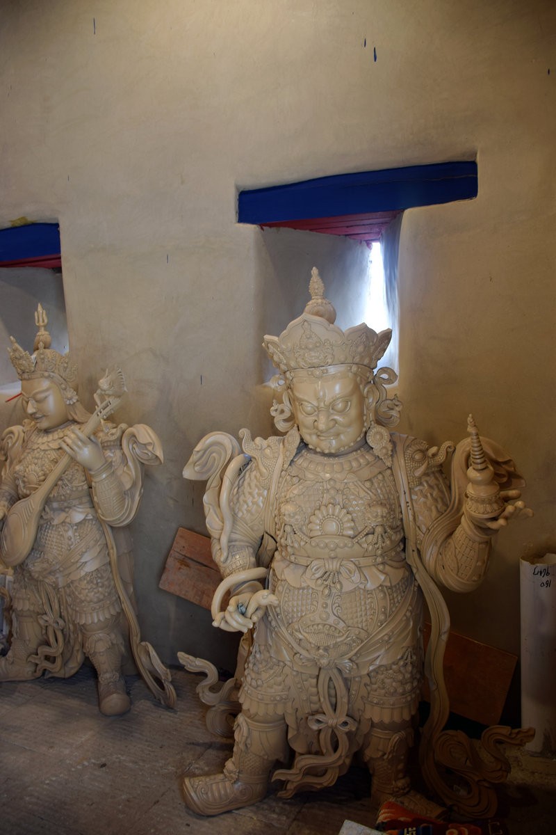 2023夏 黔赣鄂渝川（145）正殿朝拜观音菩萨