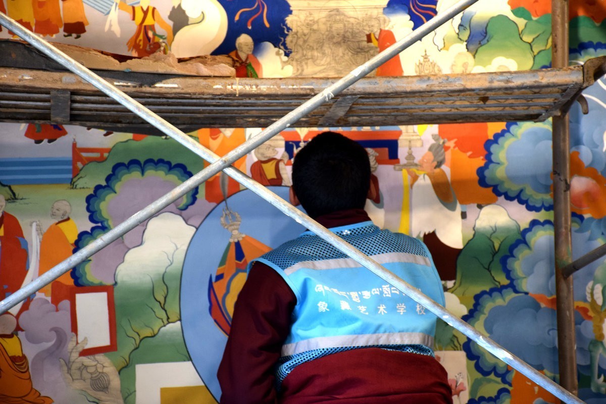 2023夏 黔赣鄂渝川（145）正殿朝拜观音菩萨