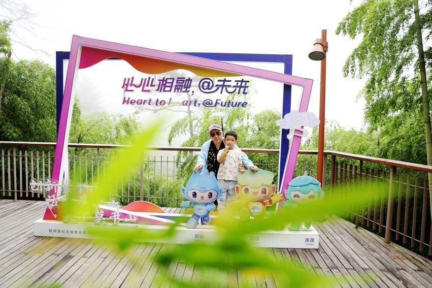 农友们相聚莫干山，