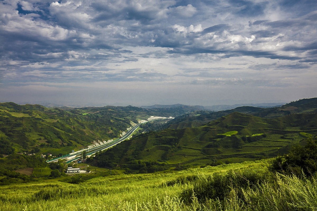陇中新景－－崛头山