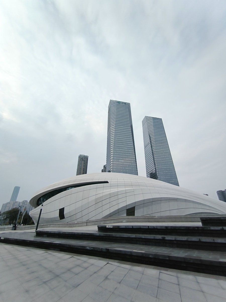 漫步星城 走街串巷（552）扎哈.哈迪德的作品