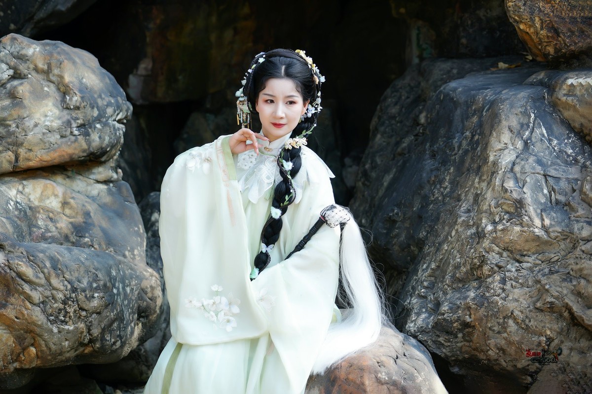 【拂去凡尘】---婉灵