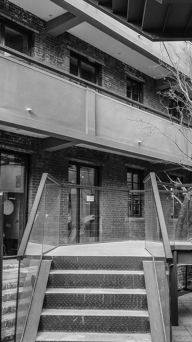 黑 白 味 的 东 关 街 （ 三 ）