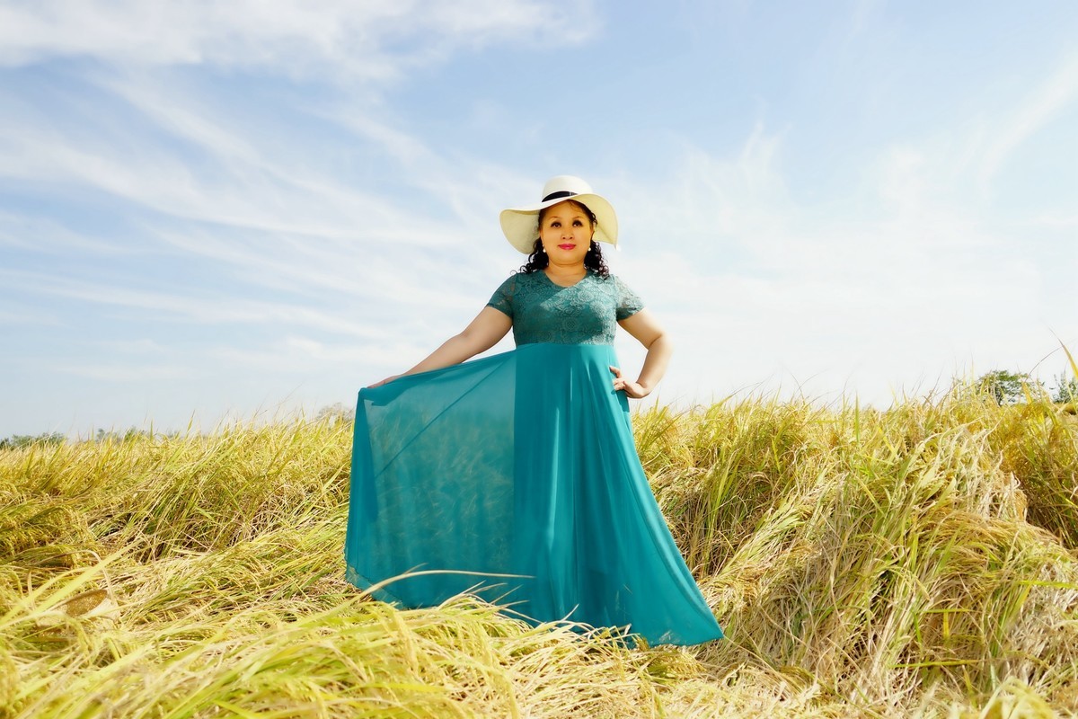 环境人像--稻田里的碟儿美女！