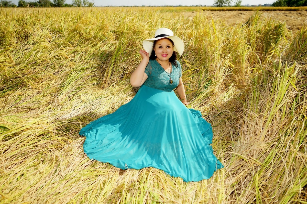 环境人像--稻田里的碟儿美女！