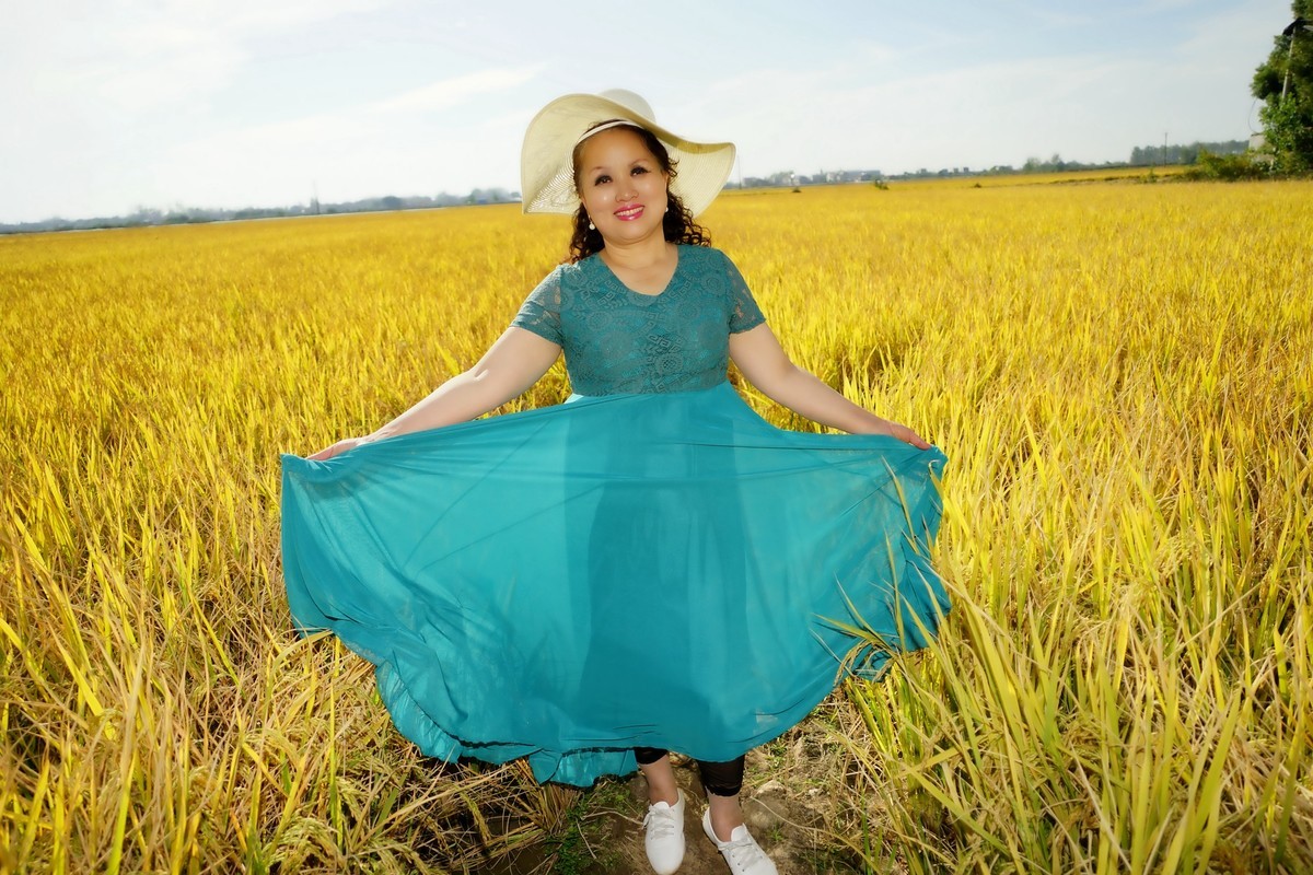 环境人像--稻田里的碟儿美女！