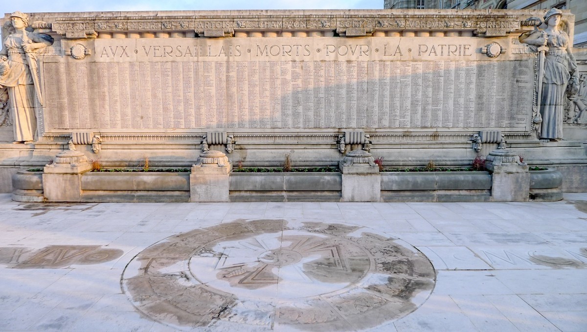 ”法尔塞宫“纪实