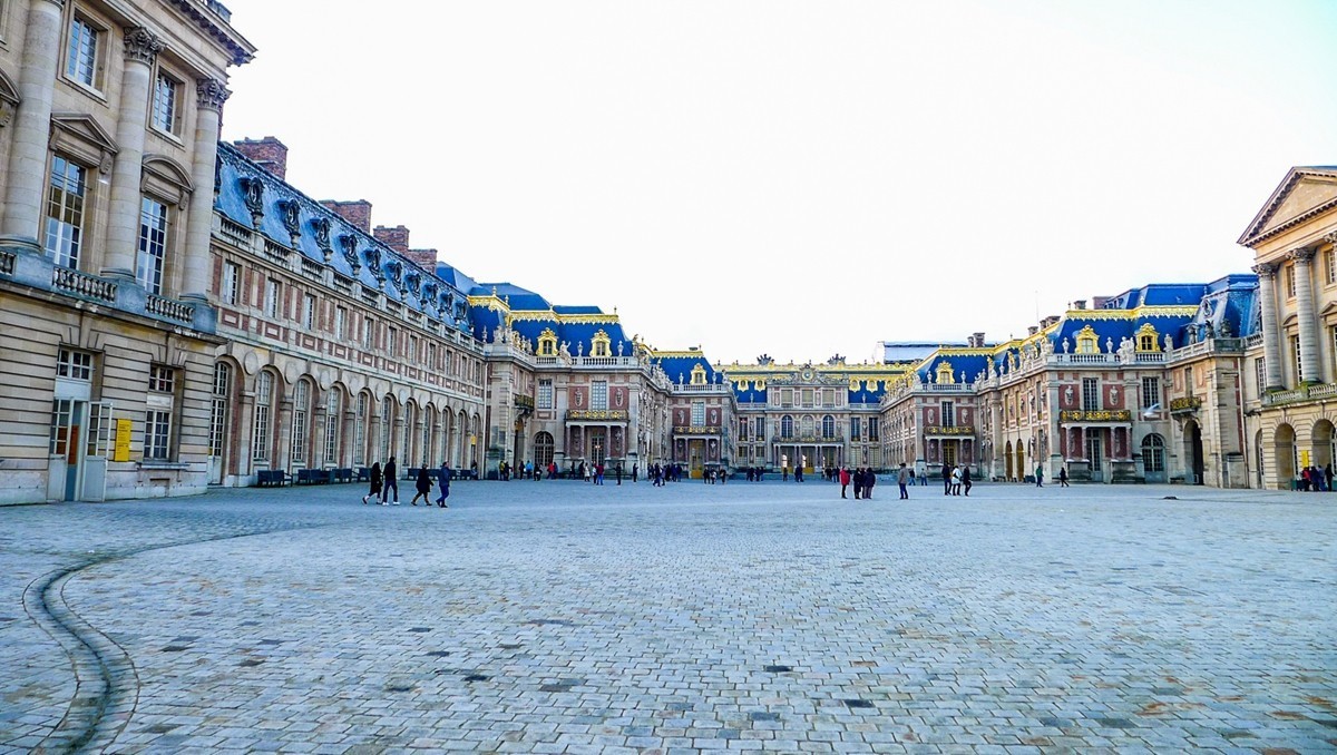 ”法尔塞宫“纪实