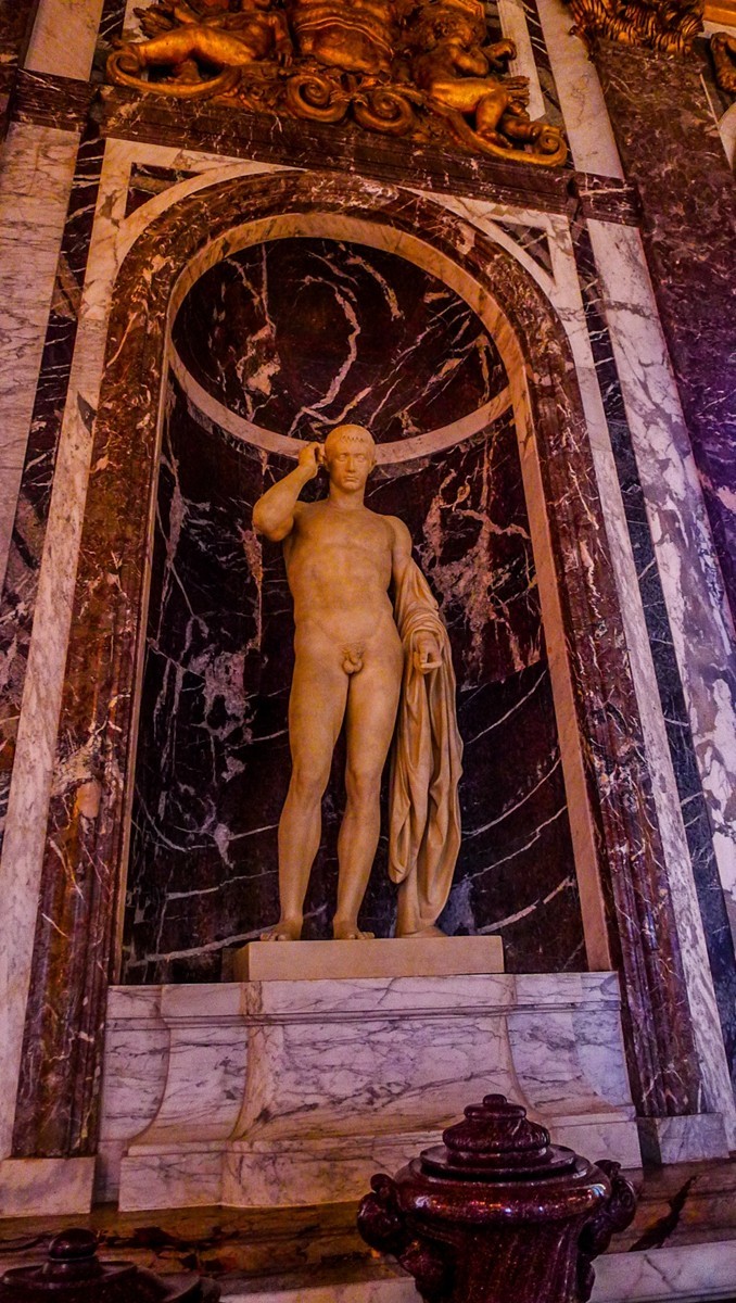 ”法尔塞宫“纪实