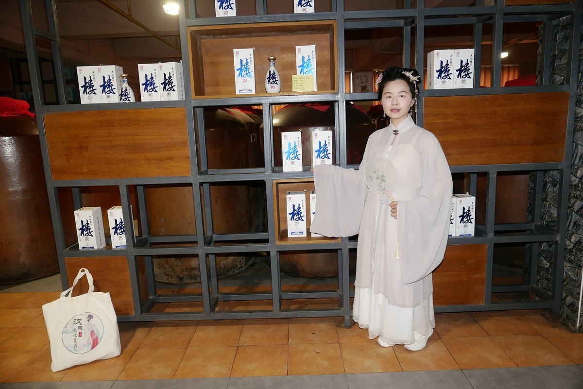 室内环境人像----酒文化博物馆！