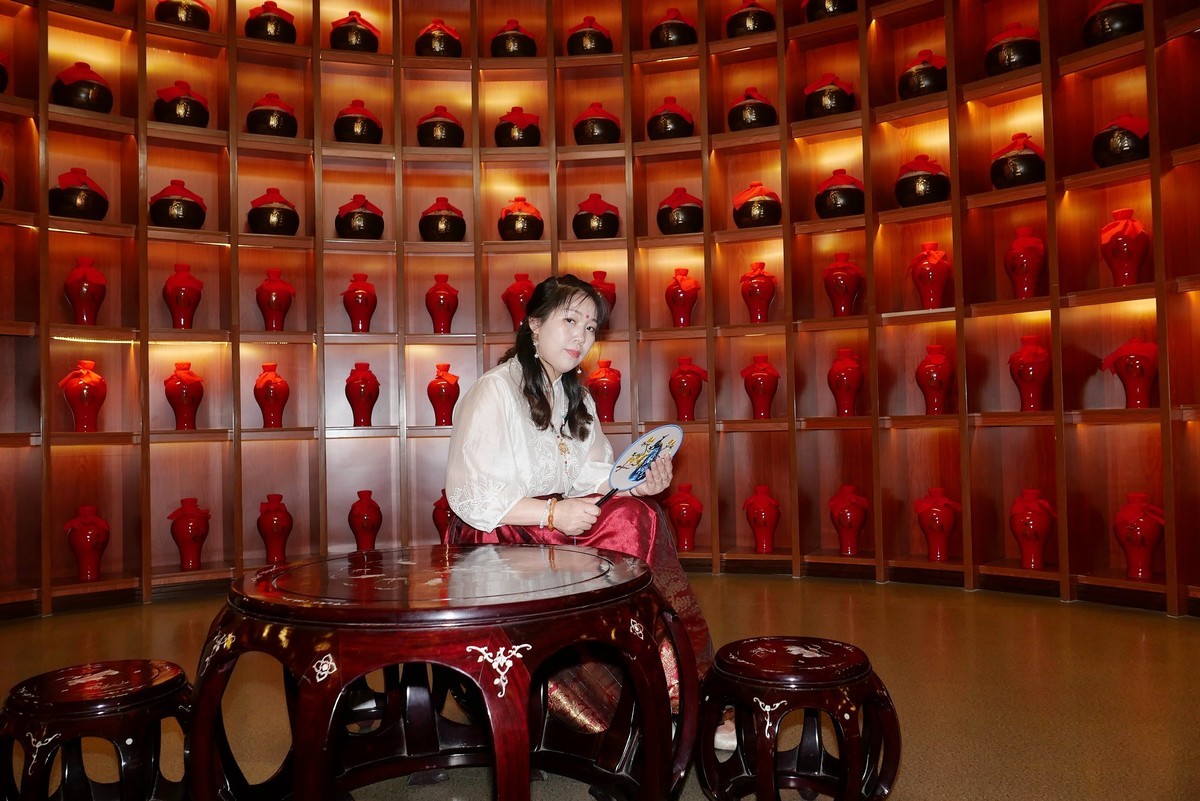 室内环境人像----酒文化博物馆！