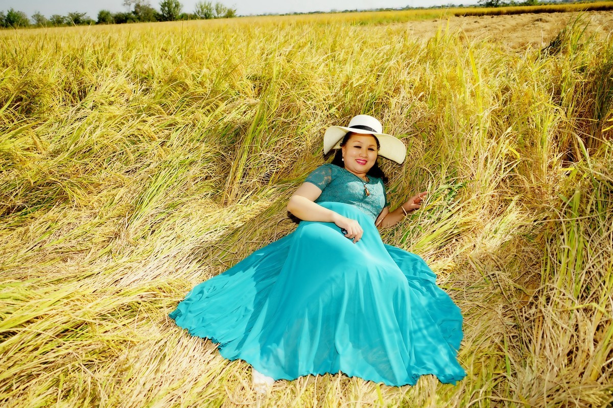 环境人像--稻田里的碟儿美女！