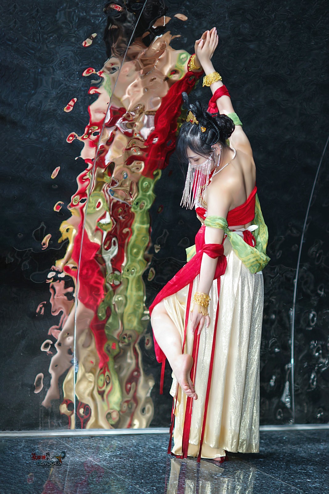 【落花入盏】---佳佳