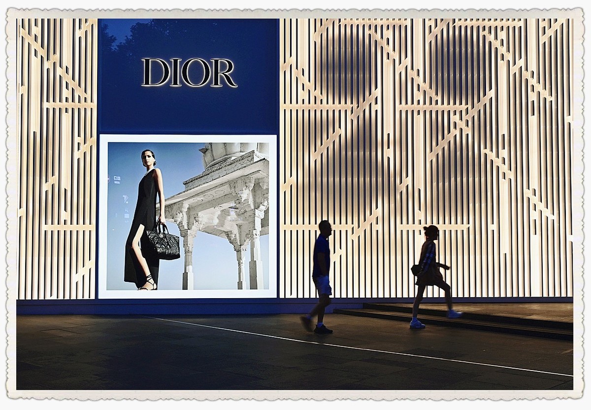 夜幕下的行动轨迹