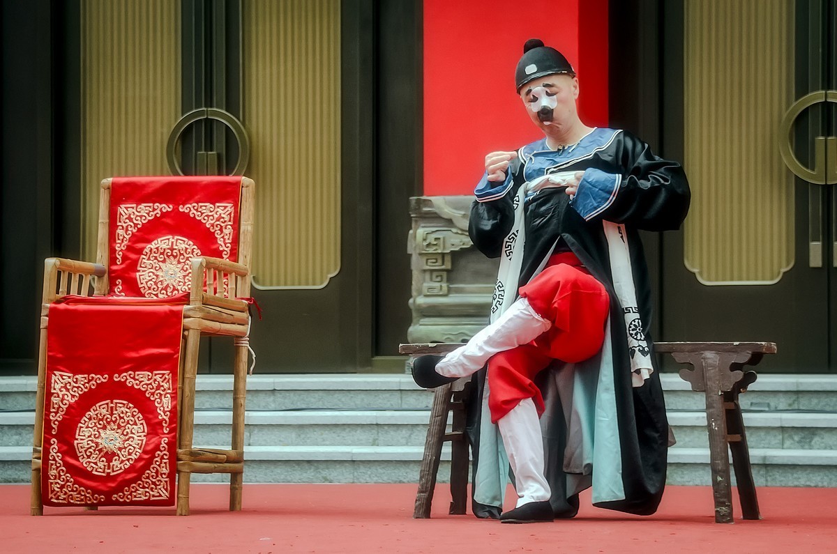 川剧折子戏：《裁    衣》