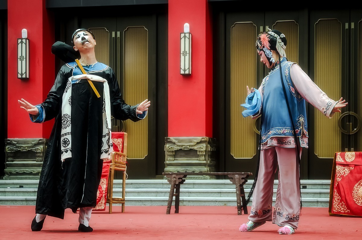 川剧折子戏：《裁    衣》