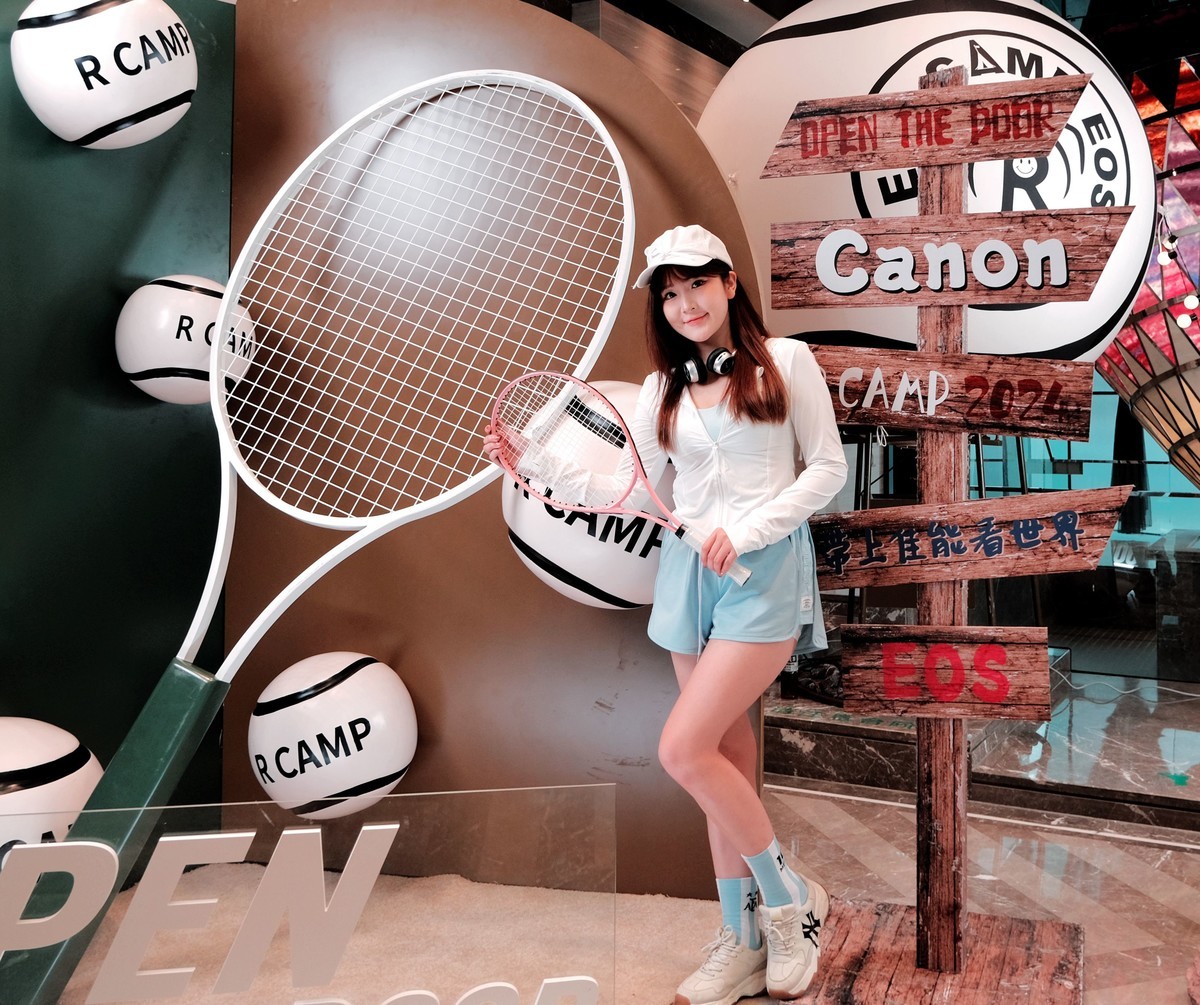 佳能器材展会拍靓女