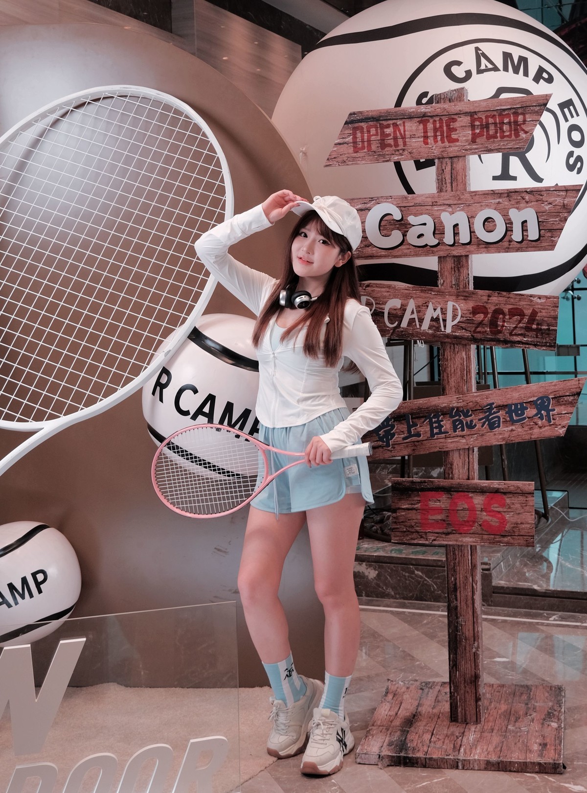 佳能器材展会拍靓女