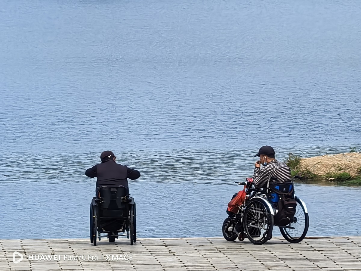 湖光山色迷人眼