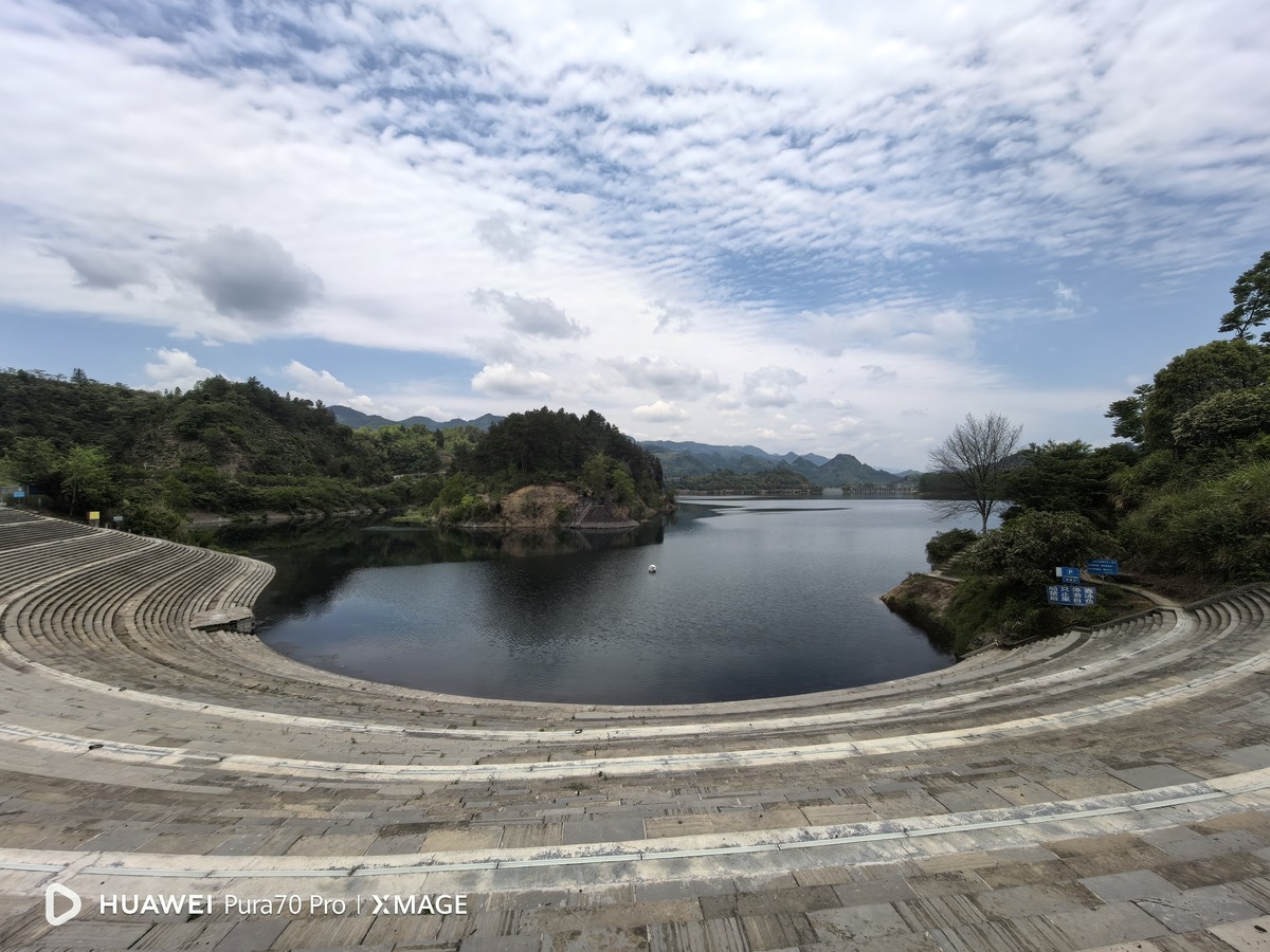 湖光山色迷人眼