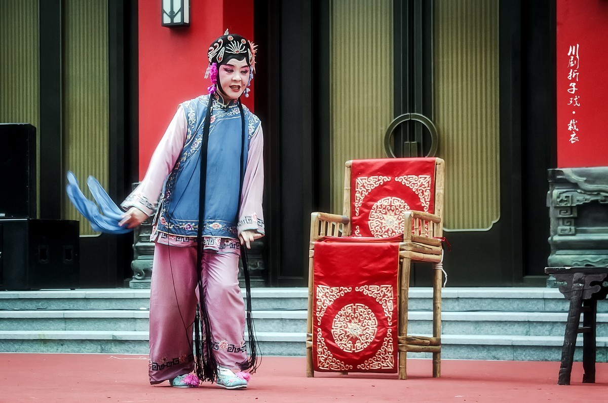 川剧折子戏：《裁    衣》