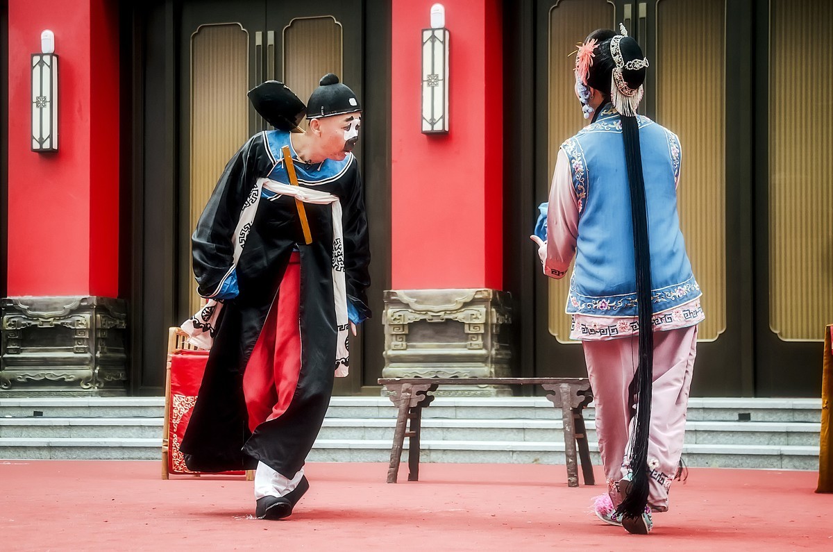 川剧折子戏：《裁    衣》