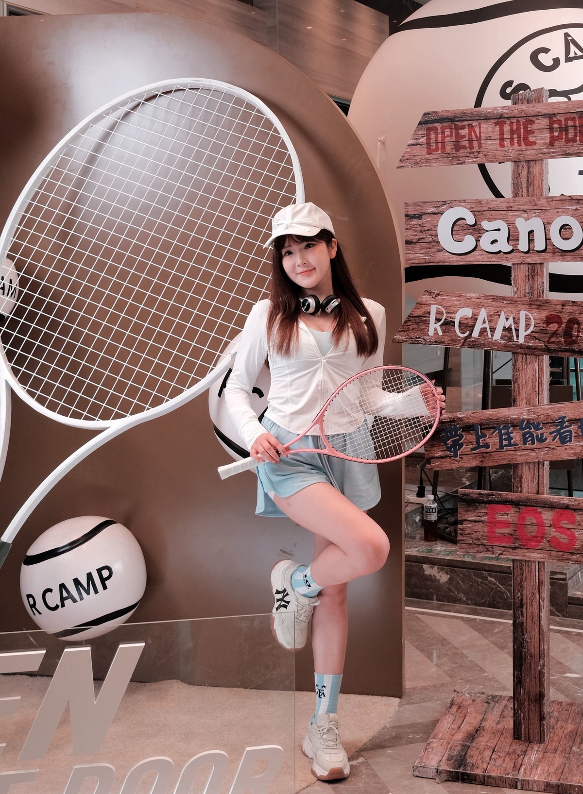 佳能器材展会拍靓女