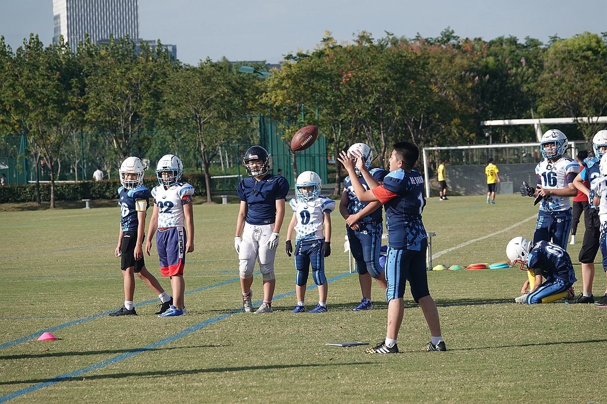 孩子们的橄榄球