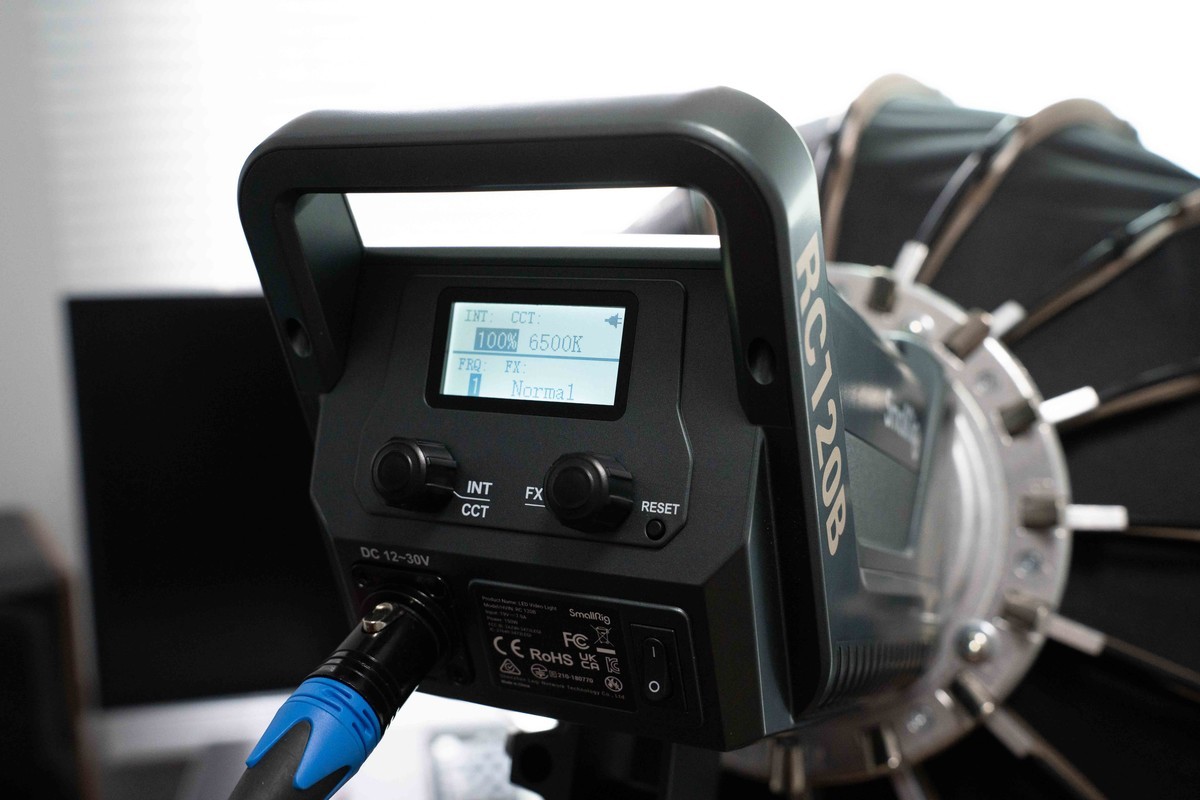 关于布光的那些事 分享新入手的斯莫格RC120双色温影视灯